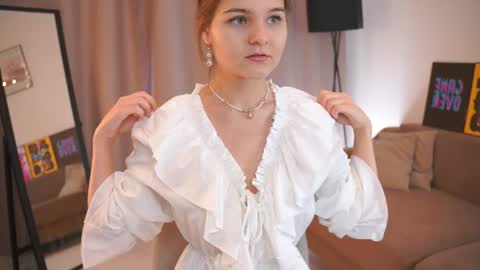 Snapshot of demetricekanady chatting on June 10, 2026, 4:12 am Hi my name is Sari nice to see you in my Room online show from June 10, 2026, 4:12 am