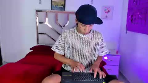 Demian and Salvatoire online show from August 7, 2026, 9:28 pm