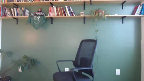 demmetria online show from January 17, 2025, 9:28 pm