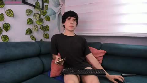 Snapshot of demon_foxx chatting on April 23, 2026, 1:24 pm online show from April 23, 2026, 1:24 pm