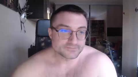 Snapshot of den_lover1 chatting on February 17, 2025, 1:32 pm Den online show from February 17, 2025, 1:32 pm