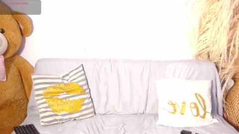   online show from October 28, 2025, 12:09 pm