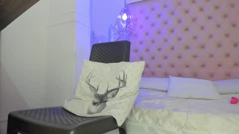 denisse_logan online show from February 15, 2026, 7:51 am