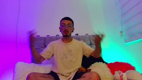 Snapshot of dennis_moons chatting on November 20, 2025, 11:37 pm Dennis online show from November 20, 2025, 11:37 pm