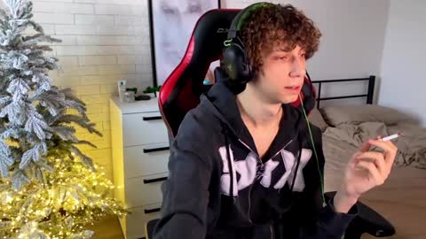 Snapshot of denobluora chatting on December 12, 2024, 12:33 pm Jasper   online show from December 12, 2024, 12:33 pm