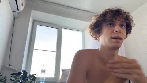 Snapshot of denobluora chatting on October 30, 2025, 11:22 am Jasper   online show from October 30, 2025, 11:22 am