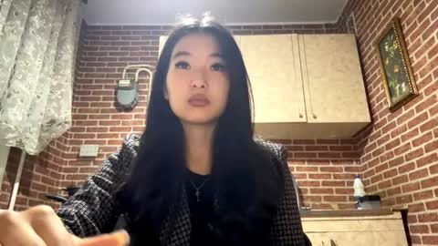 Emma online show from October 30, 2025, 12:17 pm