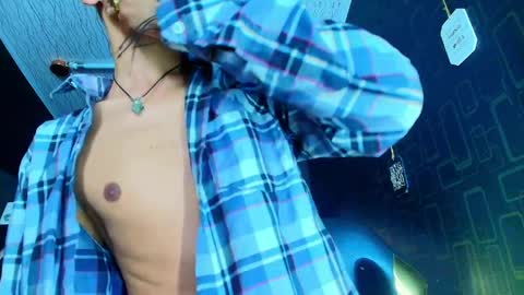 Dereck online show from April 11, 2026, 10:19 am