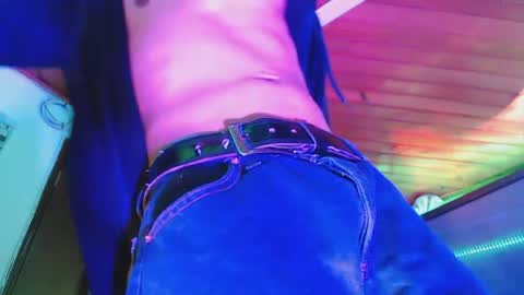 Dereck online show from August 5, 2026, 4:59 am