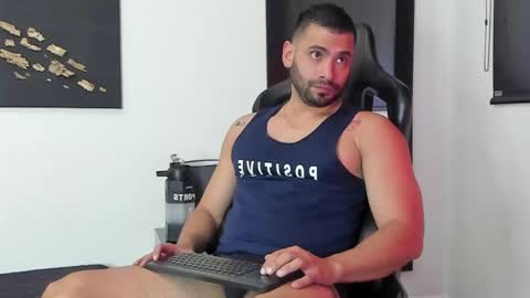 Dereck Vega online show from December 1, 2024, 7:36 pm