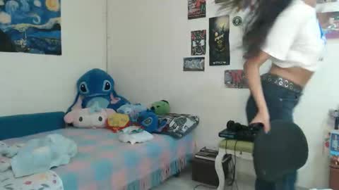 derek_44 online show from February 6, 2026, 12:48 am