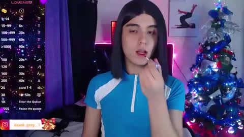 Derek independent online show from January 1, 2025, 10:32 am