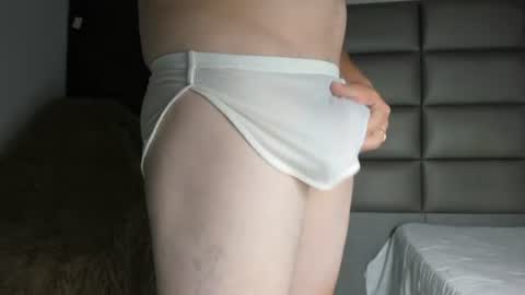 Snapshot of derek_smith21 chatting on June 19, 2026, 4:55 pm monster cock online show from June 19, 2026, 4:55 pm