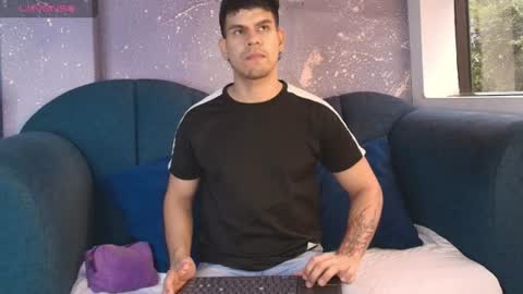 Snapshot of derek_voss chatting on June 30, 2026, 1:01 pm derek_voss online show from June 30, 2026, 1:01 pm