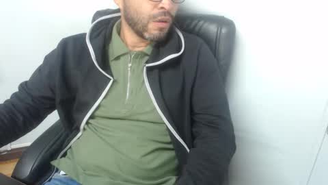 Snapshot of derrik_ chatting on January 10, 2026, 11:12 am online show from January 10, 2026, 11:12 am