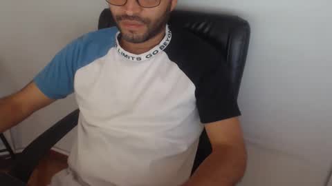 Snapshot of derrik_ chatting on April 5, 2026, 2:03 pm online show from April 5, 2026, 2:03 pm