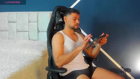 Snapshot of derrybigger_cm chatting on March 7, 2025, 2:12 pm DerryBigger CM online show from March 7, 2025, 2:12 pm