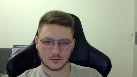 Snapshot of dervechi chatting on December 20, 2025, 4:36 pm dervechi online show from December 20, 2025, 4:36 pm