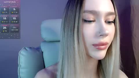 Snapshot of des_ch chatting on February 27, 2026, 5:35 pm Ari online show from February 27, 2026, 5:35 pm