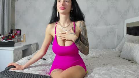 Mia online show from December 10, 2024, 11:19 pm
