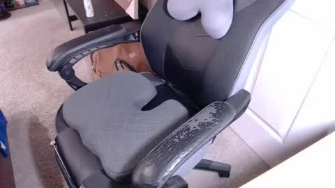 desertd0ng online show from April 16, 2026, 6:19 pm