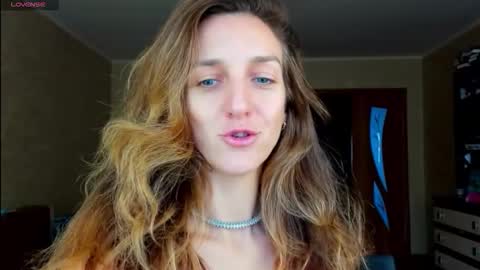 Snapshot of desired_zoya chatting on September 19, 2025, 5:09 am desired zoya online show from September 19, 2025, 5:09 am