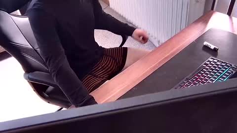 lecram online show from April 29, 2026, 8:40 am