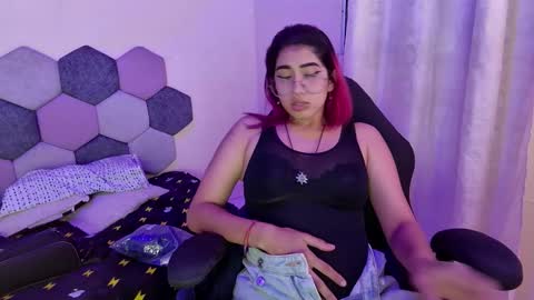 TORI AND MR. BEAR online show from February 7, 2026, 6:33 pm