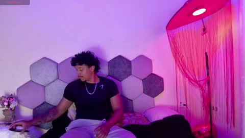 TORI AND MR. BEAR online show from April 16, 2026, 9:39 pm