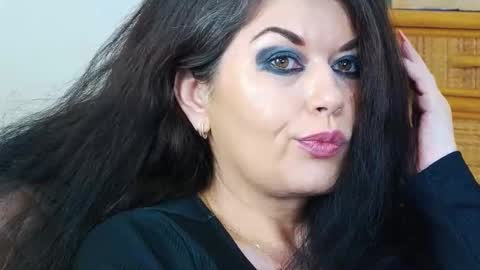 Snapshot of desirehellen chatting on February 3, 2026, 2:53 am HellenMoon online show from February 3, 2026, 2:53 am