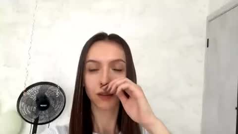 Snapshot of desirewingard chatting on April 1, 2026, 7:31 am Ksenia online show from April 1, 2026, 7:31 am