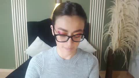 Snapshot of desiring__angel chatting on January 17, 2025, 6:54 pm Desiring Angel online show from January 17, 2025, 6:54 pm