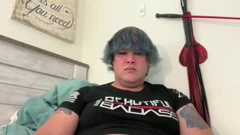 Snapshot of desmondks chatting on November 22, 2025, 10:42 pm Dezmond online show from November 22, 2025, 10:42 pm