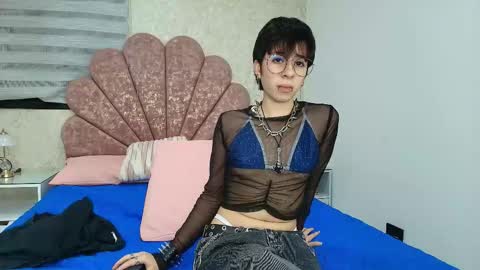 Snapshot of despersky_ chatting on December 5, 2025, 3:26 am Axel online show from December 5, 2025, 3:26 am