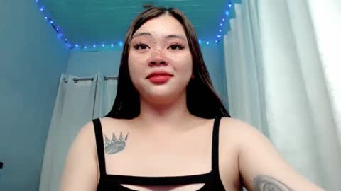 Snapshot of destinyroxie chatting on January 2, 2025, 9:22 am ROXIE  online show from January 2, 2025, 9:22 am