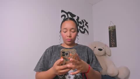 Snapshot of desty_y chatting on February 22, 2026, 7:19 am desty_y online show from February 22, 2026, 7:19 am