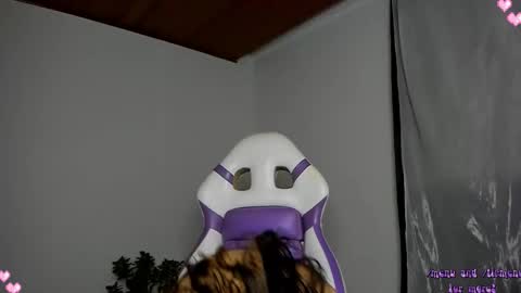 Gi HELP ME REACH 50 THUMPS UP 3 online show from September 29, 2025, 11:20 pm