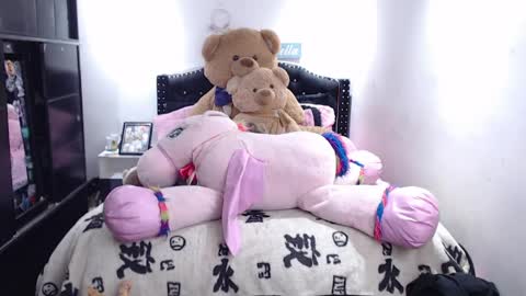 devi_black_13_ online show from April 8, 2026, 11:05 pm