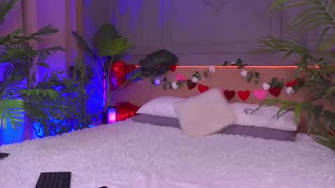 devilinee online show from February 13, 2025, 9:51 am