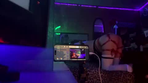 devilinsidedaisy online show from June 1, 2026, 6:15 am