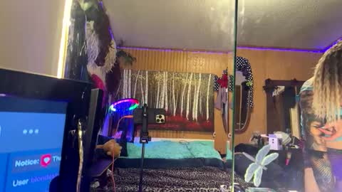 devilinsidedaisy online show from June 9, 2026, 3:18 am