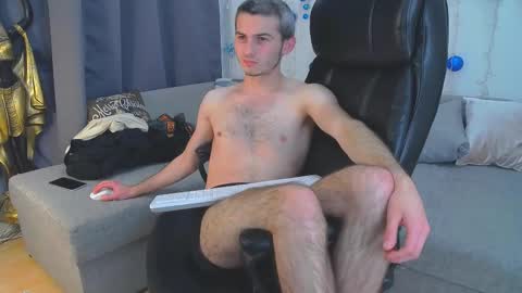 devin_ho online show from December 15, 2024, 10:58 pm