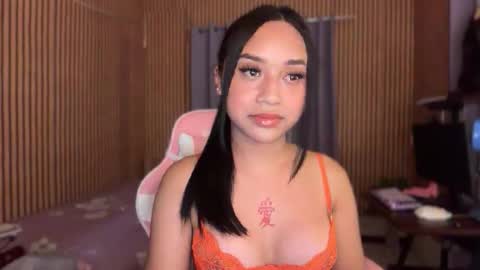 Snapshot of devine_goddessx chatting on May 26, 2026, 4:25 pm Devine Greyson online show from May 26, 2026, 4:25 pm