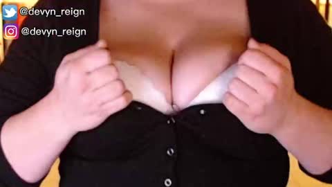 Devyn Reign online show from October 5, 2025, 5:55 pm