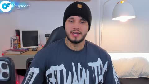 JULIAN online show from January 18, 2025, 6:53 pm