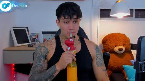 JULIAN online show from January 31, 2025, 1:54 am