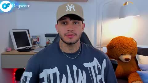 JULIAN online show from March 2, 2025, 8:50 pm