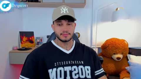 JULIAN online show from March 9, 2025, 11:14 pm