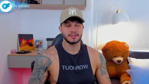 JULIAN online show from March 11, 2025, 5:46 pm