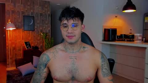 JULIAN online show from November 15, 2025, 10:37 pm